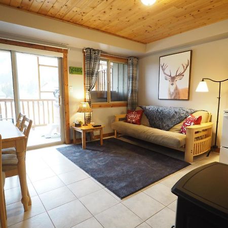 Rustic Cedar Retreat Condo Penticton Bagian luar foto